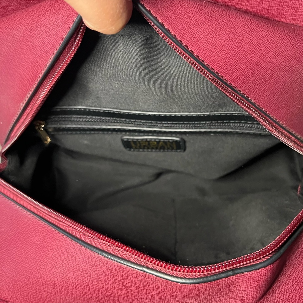 Elegant Burgundy Satchel with Black Accents - Picture 6 of 7